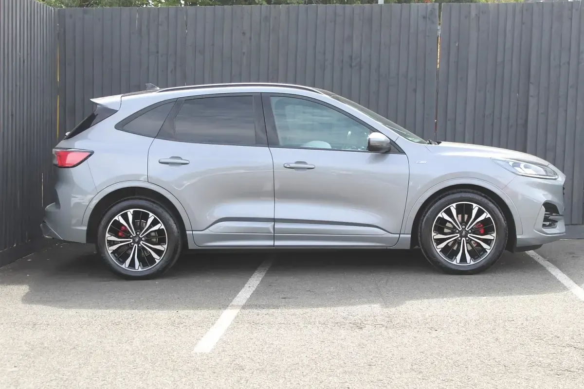 Used Ford Kuga ST-Line X 150 HP (110 kW) 2023 Silver SUV