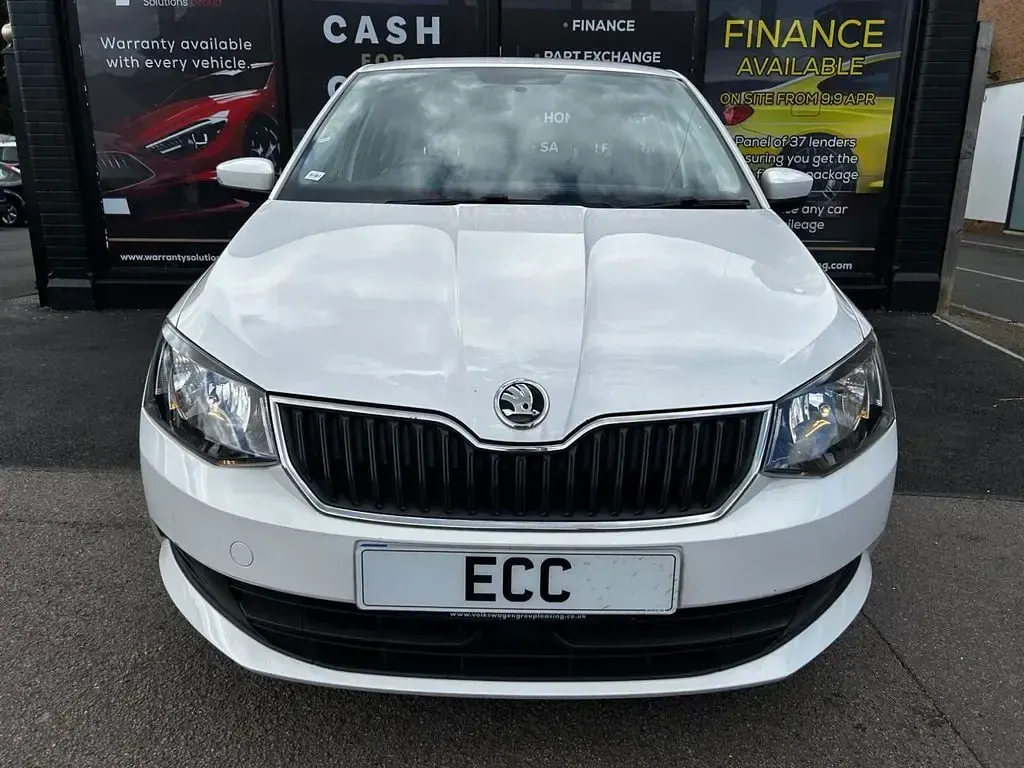 Used Skoda Fabia SE 75 HP (55 kW) 2016 White Hatchback