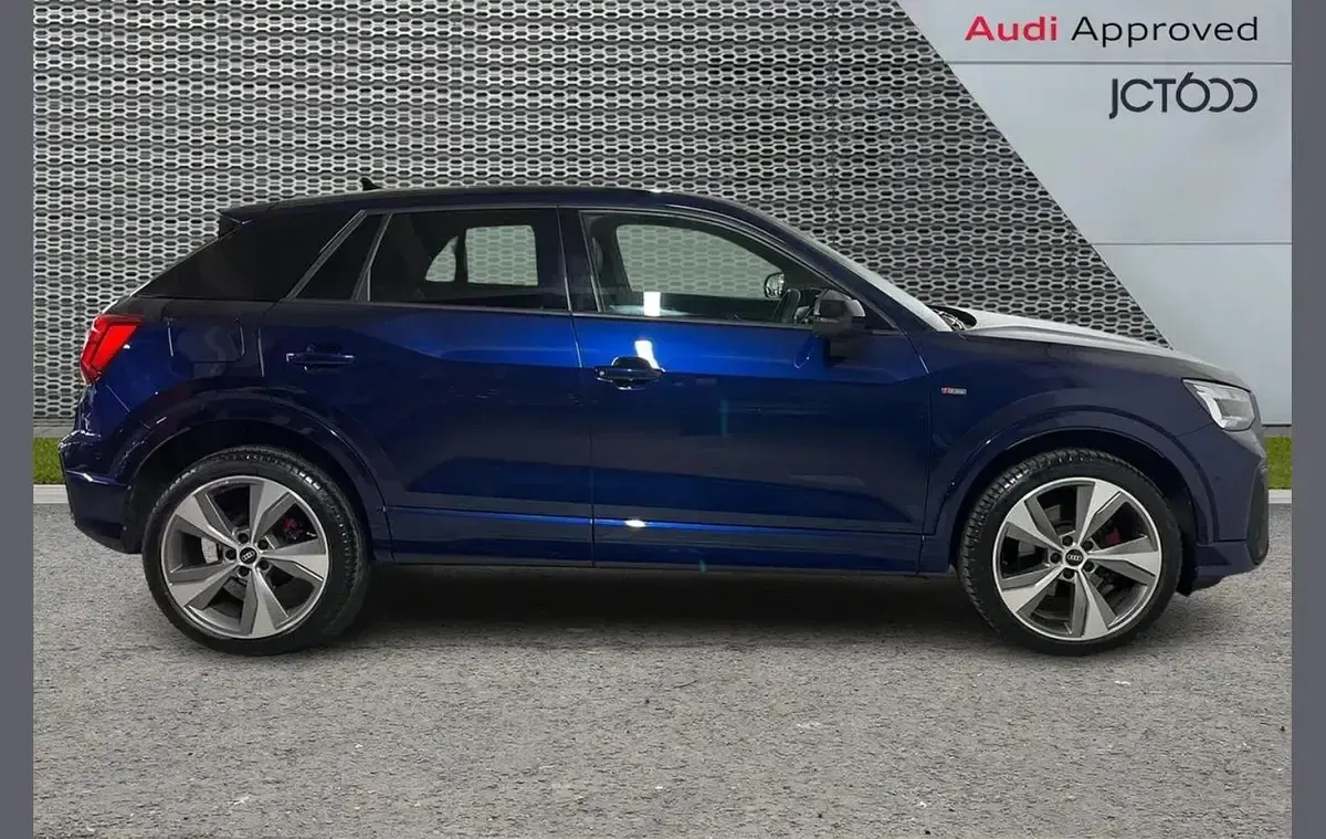 Usado Audi Q2 Advanced Plus 147 CV (108 kW) 2021 Azul SUV