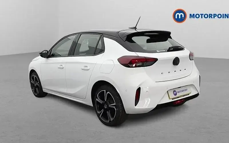Used Vauxhall Corsa 75 HP (55 kW) 2023 White Hatchback