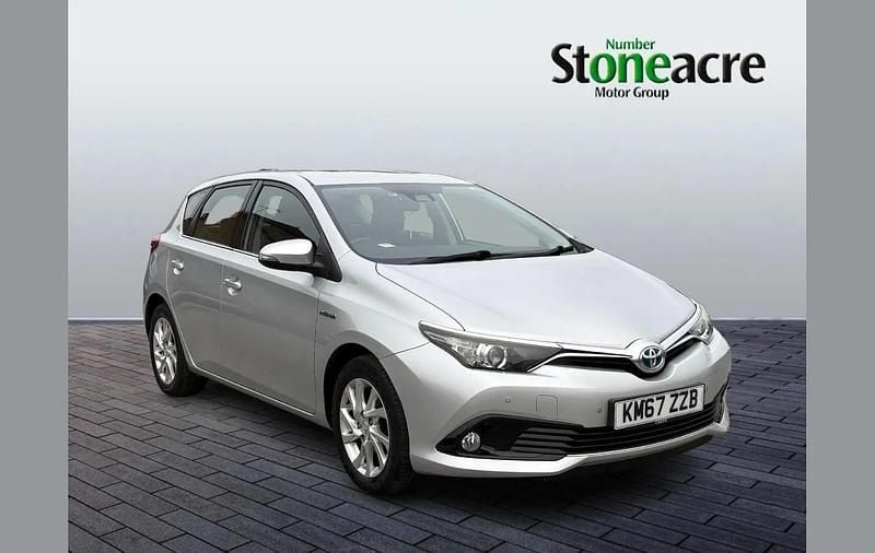 Silver Used 2017 Toyota Auris Hybrid Business Edition Hatchback | £11,995 (Fair price) - Image 1/4