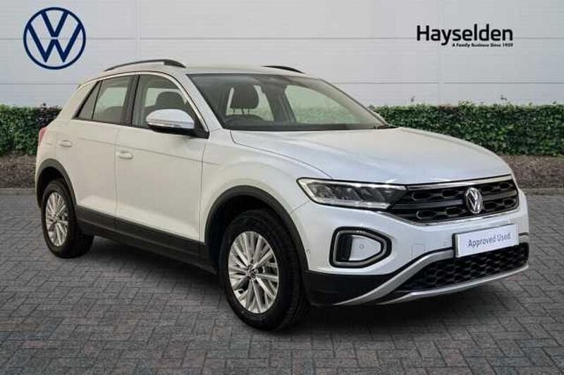 Used 2022 VW T-Roc Life SUV | £18,985 (Fair price) - Image 1/4