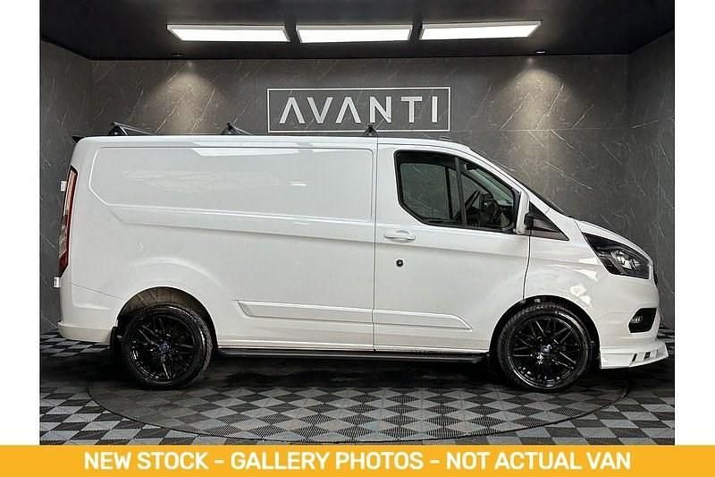 Used Ford Transit Custom Limited 130 HP (95 kW) 2021 White Van