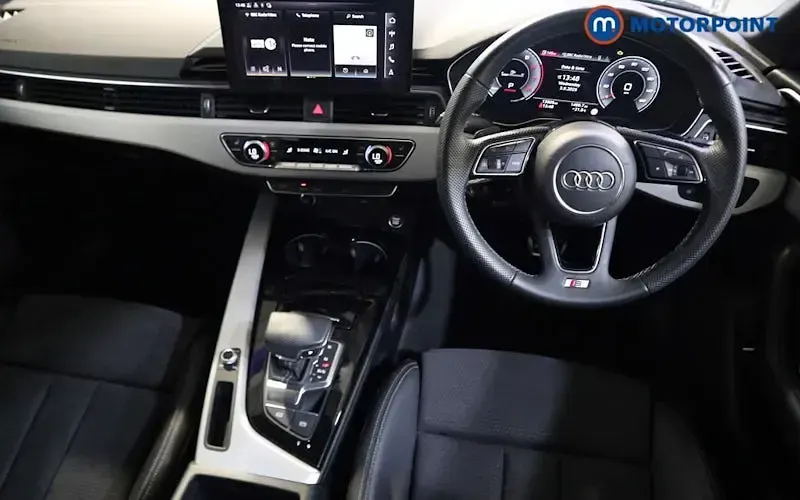 Begagnad Audi A4 S-Line 150 HK (110 kW) 2025 Sedan