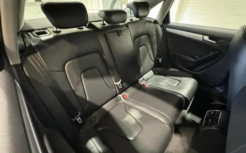 Used Audi A4 177 HP (130 kW) 2013 Silver Sedan