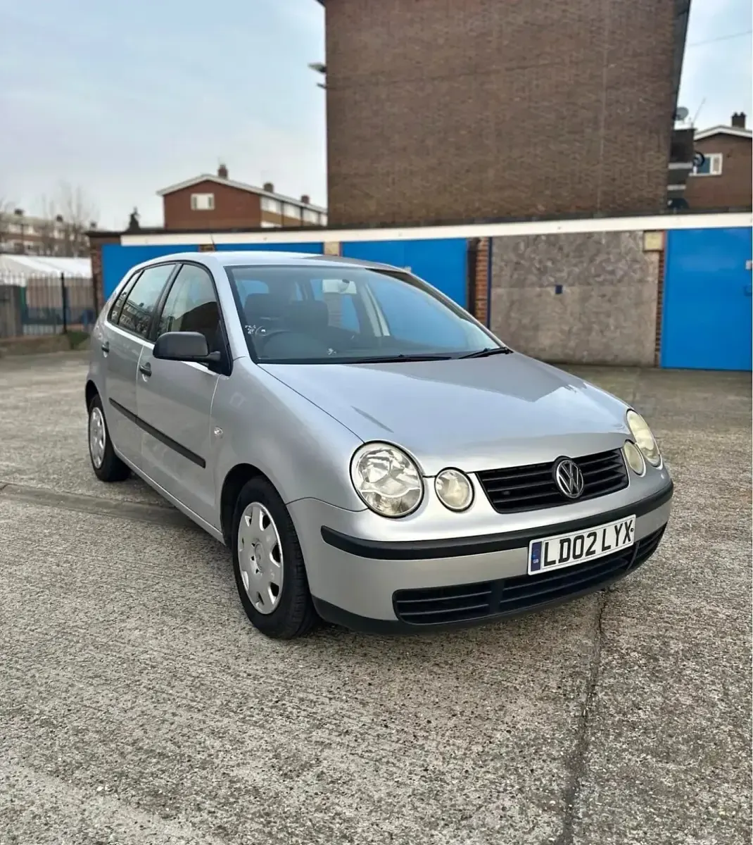 Used VW Polo S 75 HP (55 kW) 2002 Silver Hatchback