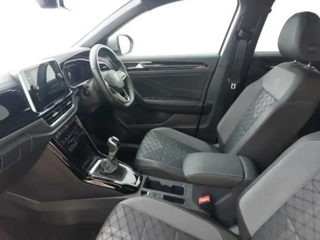 Used VW T-Roc R-line 150 HP (110 kW) 2022 Silver SUV