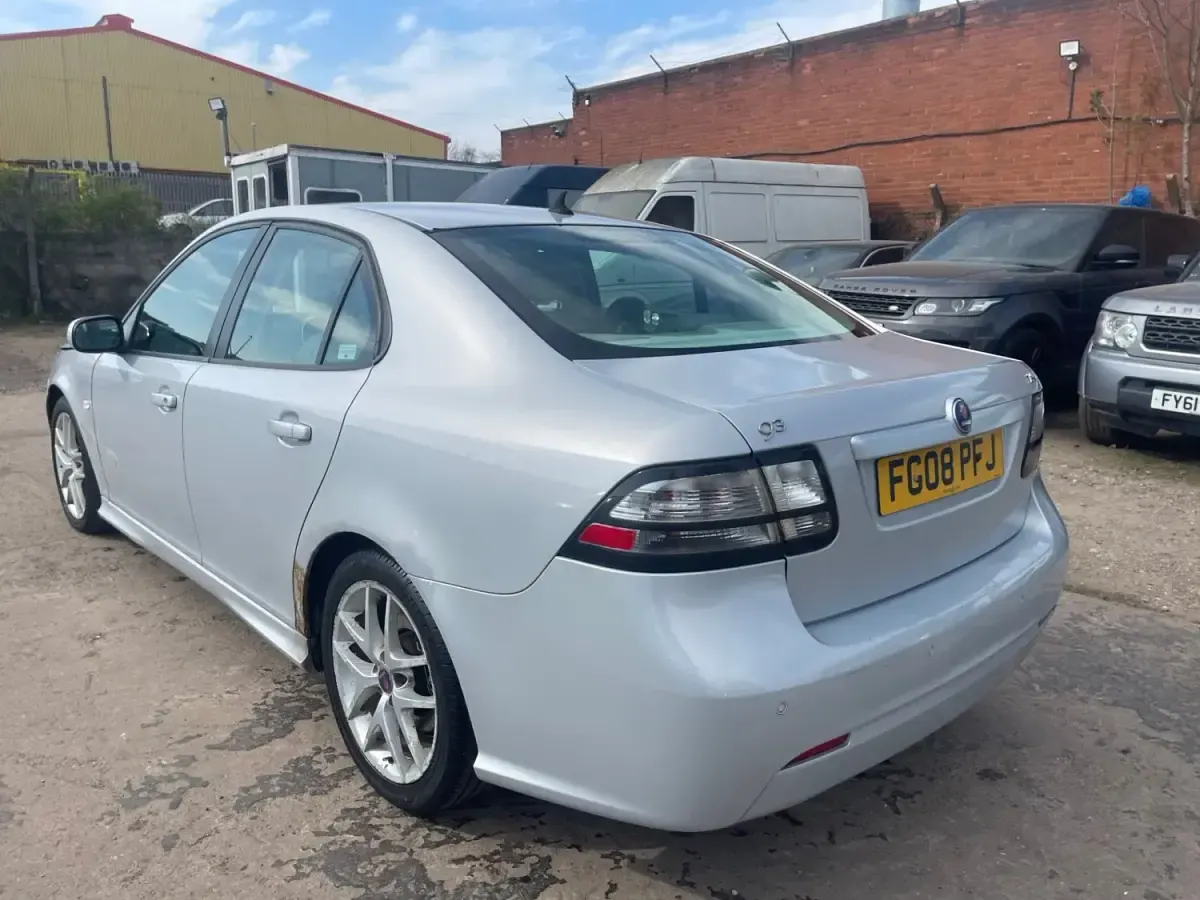 Usado Saab 9-3 Vector 150 HP (110 kW) 2008 Prateado Sedan