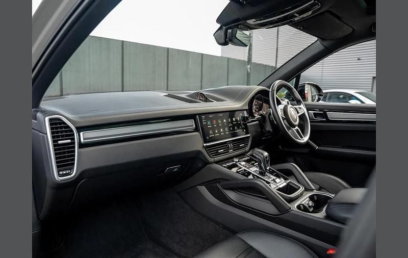 Used Porsche Cayenne S Platinum Edition 434 HP (319 kW) 2022 Grey SUV