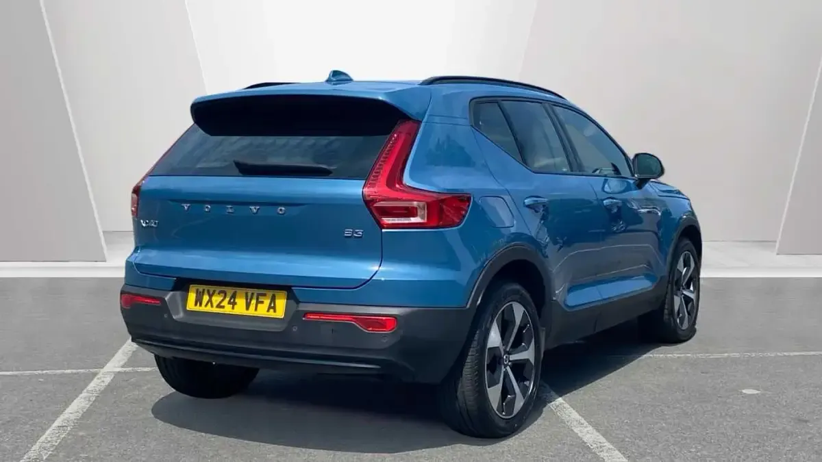 Used Volvo XC40 Plus 163 HP (119 kW) 2024 Blue SUV
