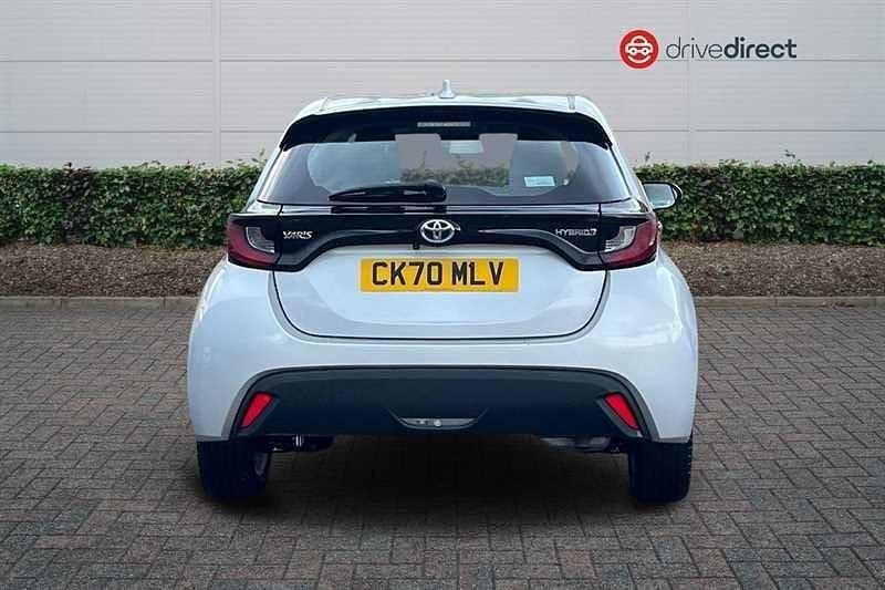 Used Toyota Yaris Hybrid 116 HP (85 kW) 2020 Silver Hatchback