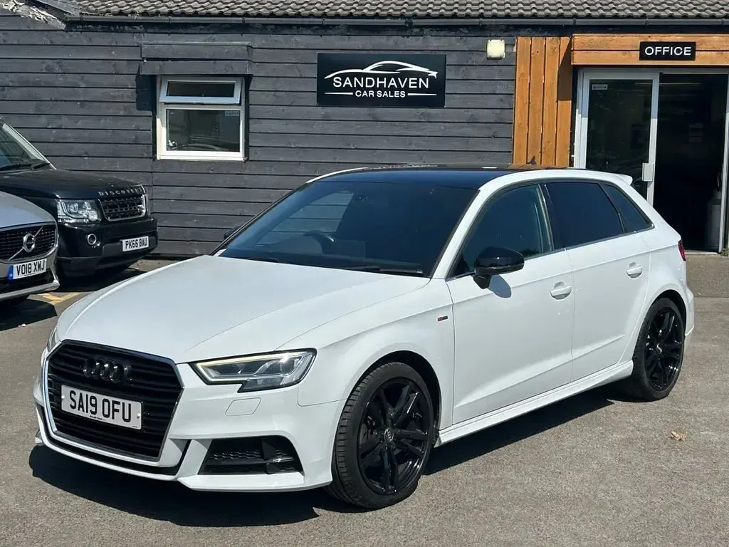 Used Audi A3 Sportback S-Line 150 HP (110 kW) 2019 White Hatchback