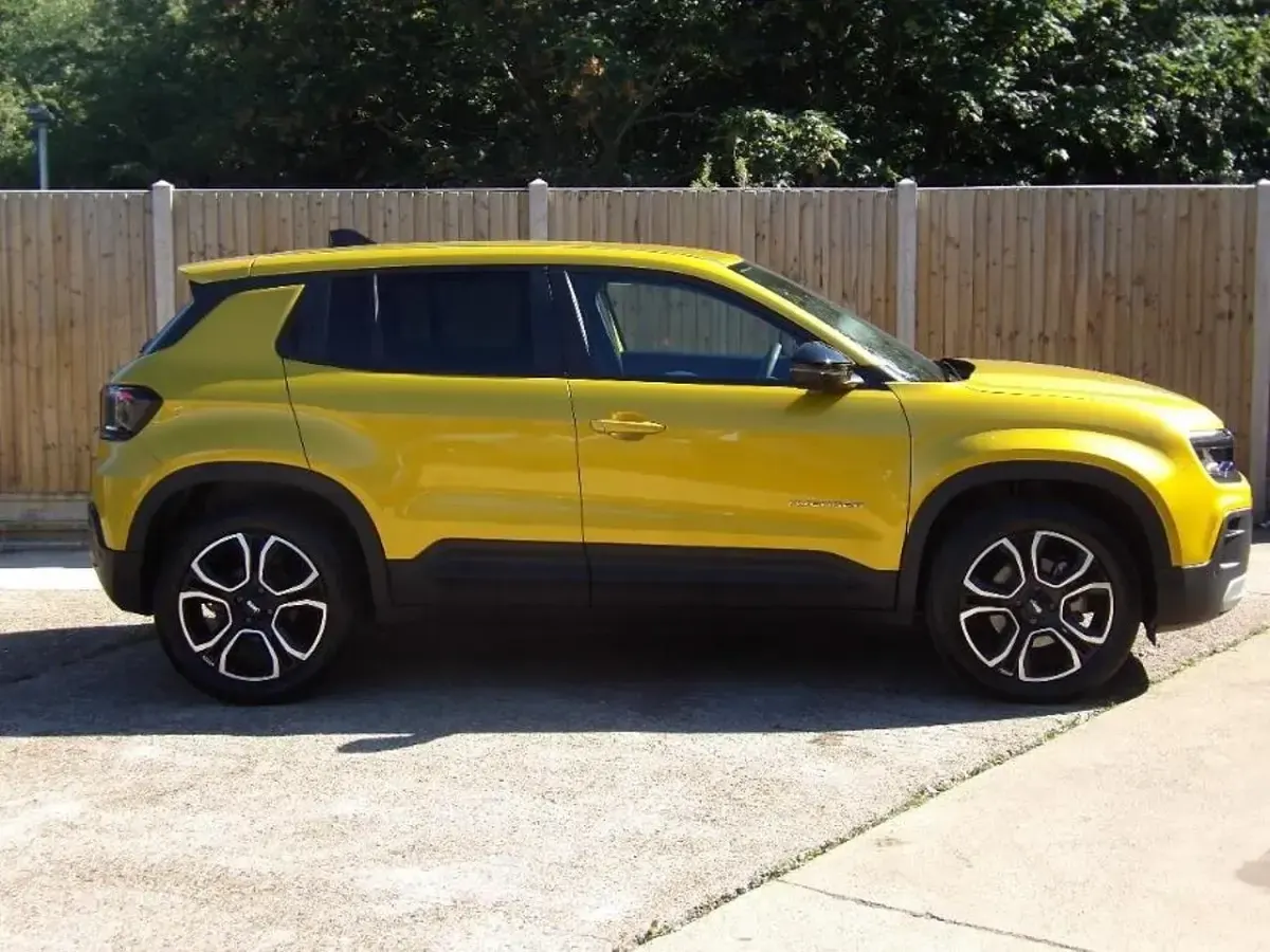 Used Jeep Avenger EV Summit 113 kW (154 HP) 2025 SUV
