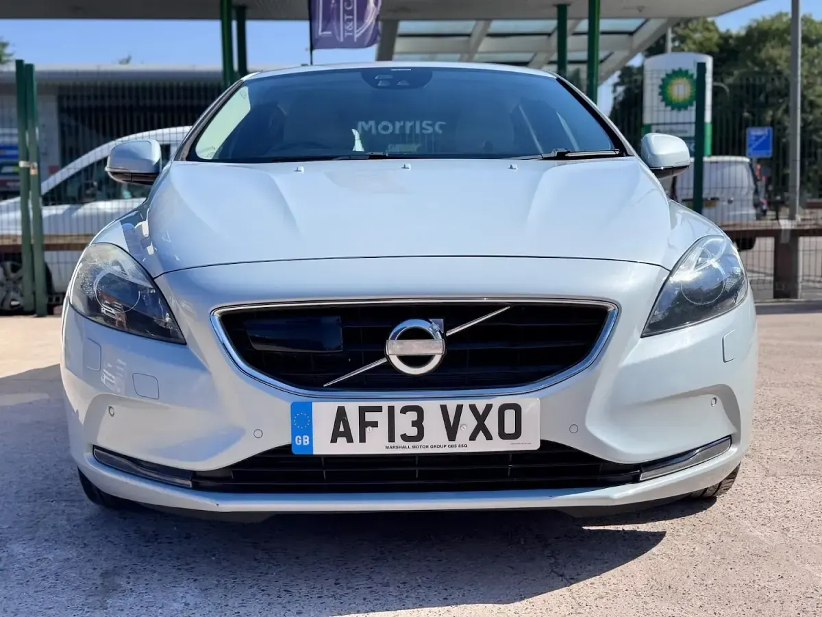 Used Volvo V40 SE Lux 150 HP (110 kW) 2013 Blue Hatchback