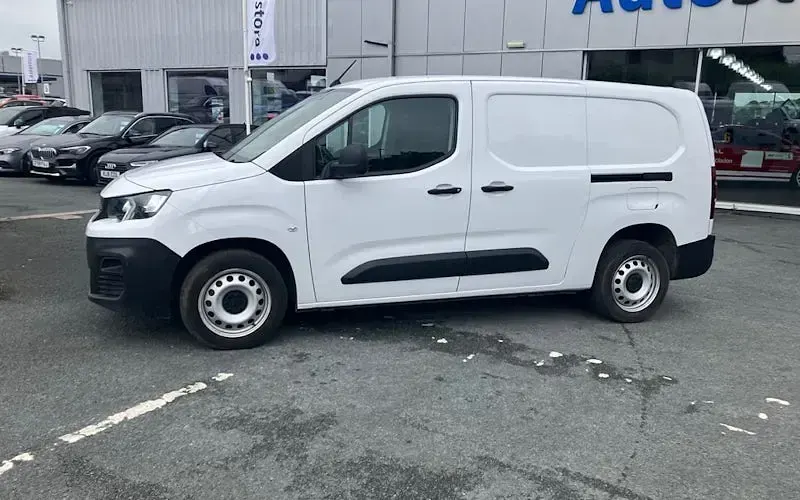 Used Peugeot Partner Premium 102 HP (75 kW) 2023 MPV