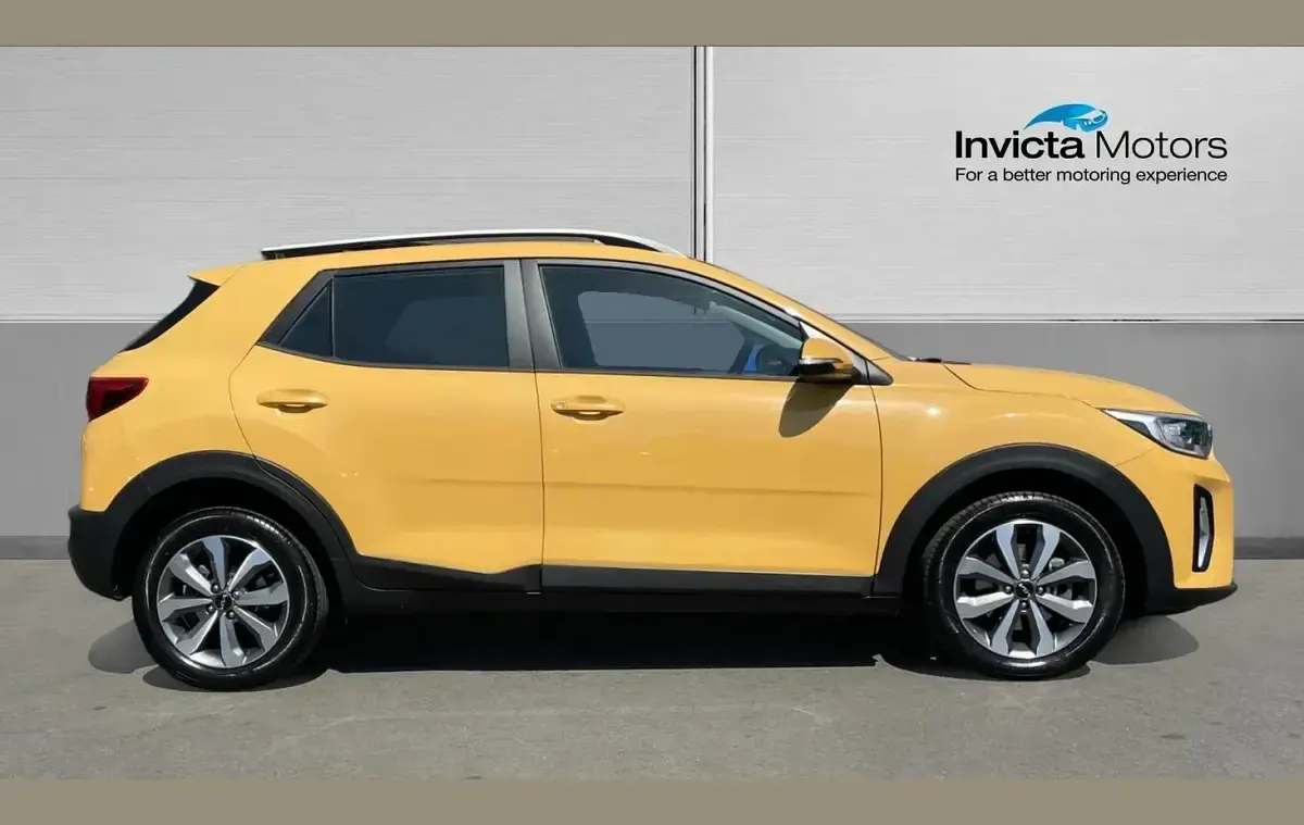 Used Kia Stonic 99 HP (72 kW) 2023 Yellow SUV