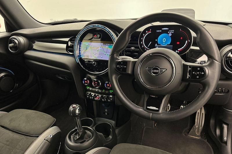 Used Mini John Cooper Works 228 HP (167 kW) 2023 Blue Hatchback