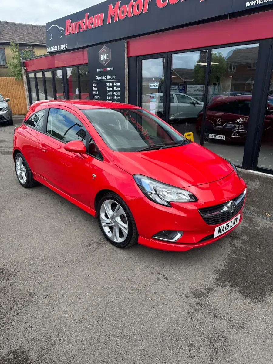Used Vauxhall Corsa SRi 100 HP (73 kW) 2015 Red Hatchback