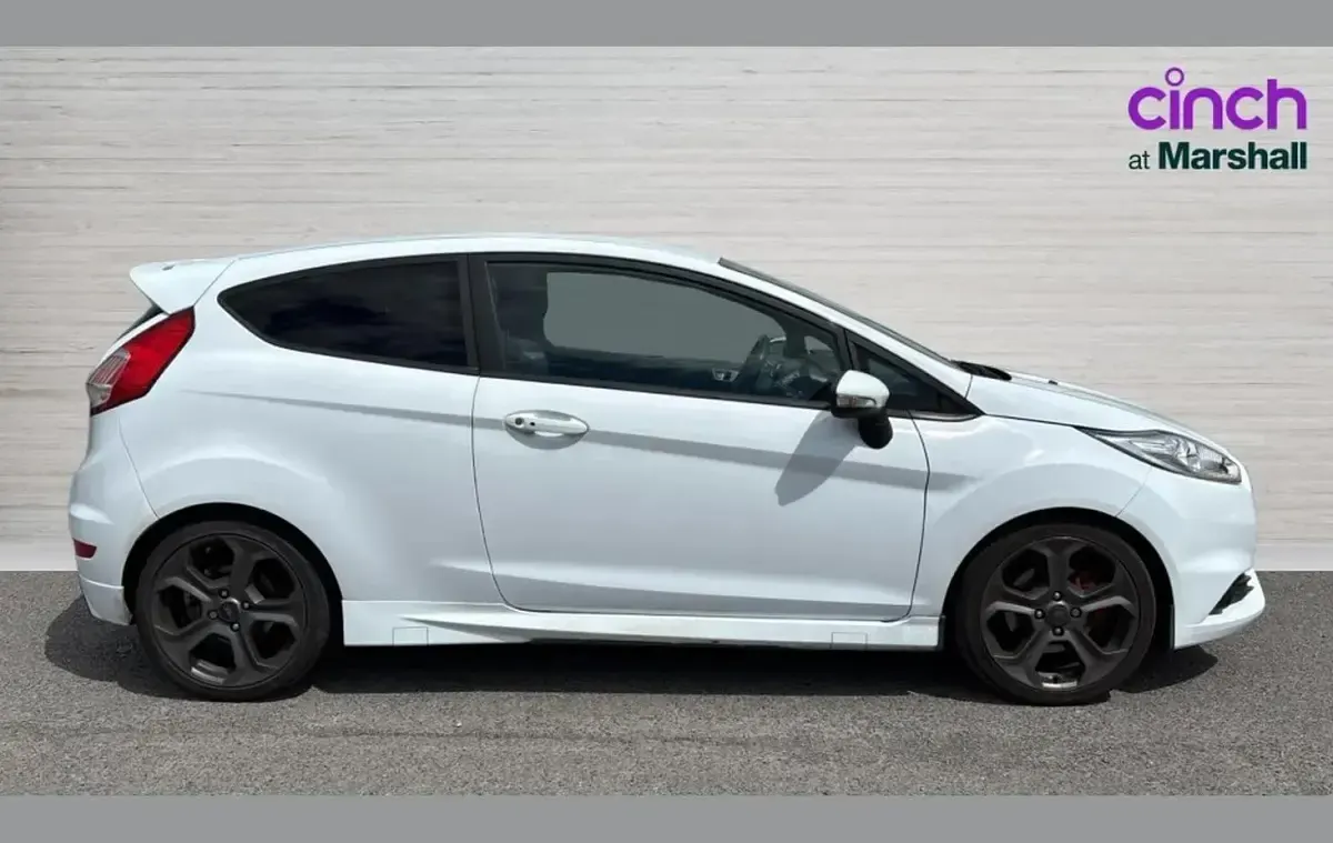 Used Ford Fiesta ST 182 HP (133 kW) 2017 White Hatchback