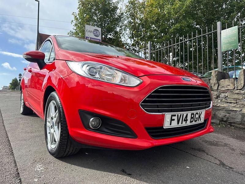 Red Used 2014 Ford Fiesta Zetec Hatchback | £3,495 (Good price) - Image 1/4