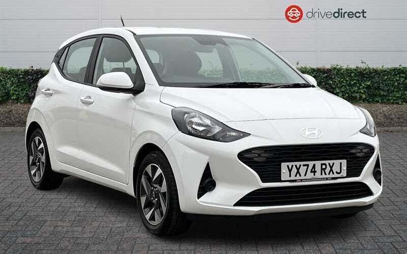 White Used 2024 Hyundai i10 Advanced Hatchback | £12,840 (Fair price) - Image 1/4