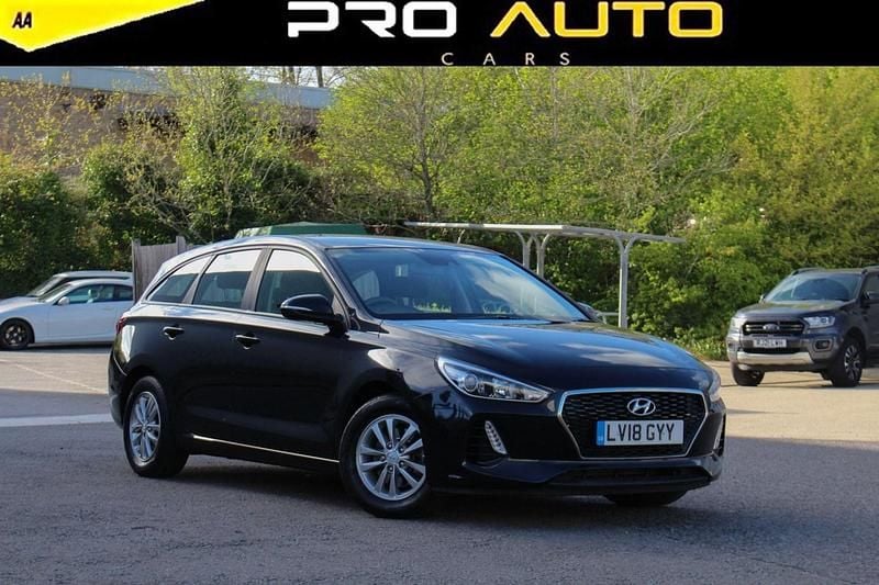 Used Hyundai i30 120 HP (88 kW) 2018 Black Estate