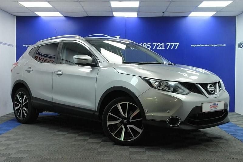 Used Nissan Qashqai Tekna 110 HP (80 kW) 2017 Silver SUV