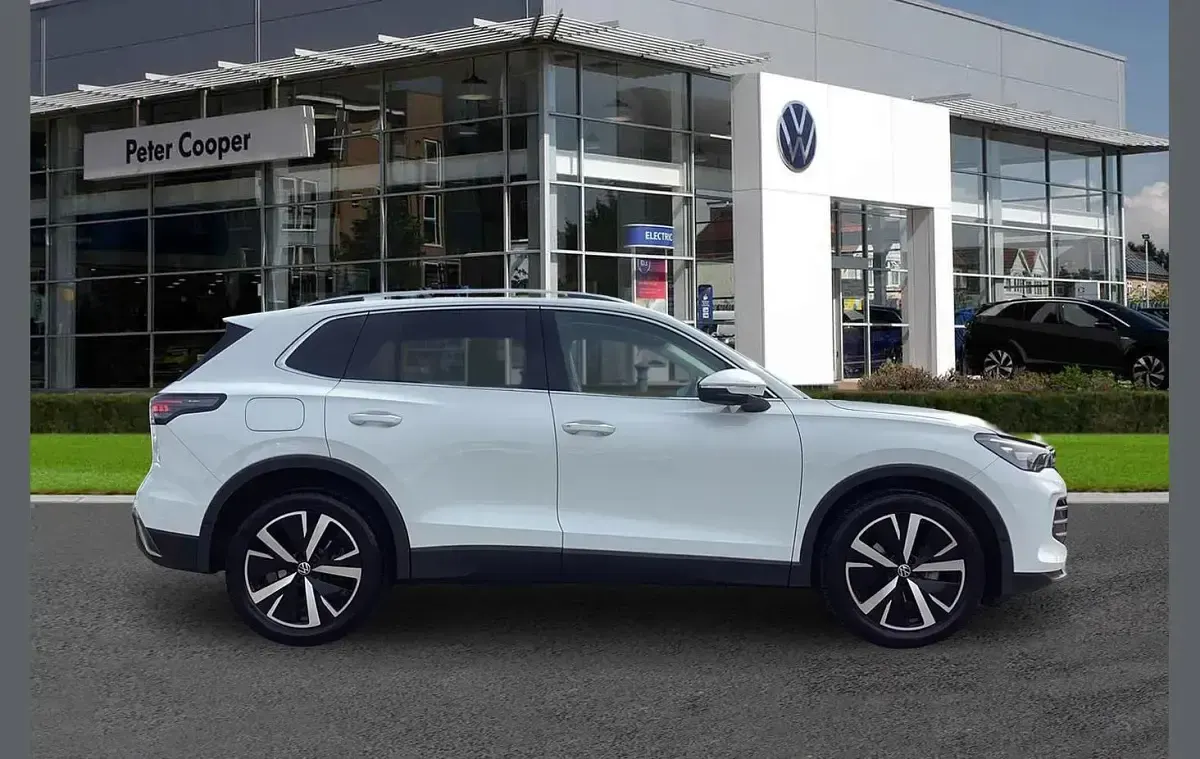 Used VW Tiguan Elegance 147 HP (108 kW) 2024 White SUV