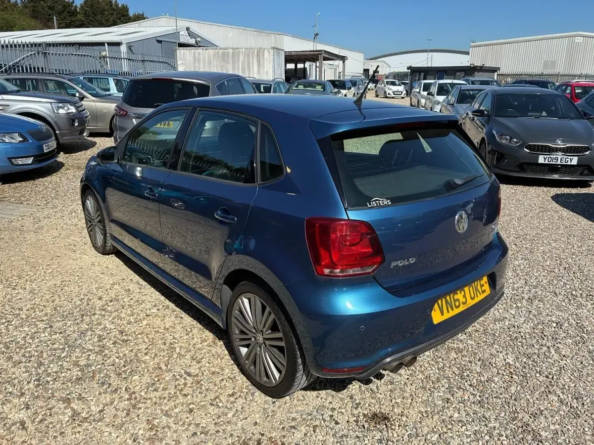 Usado VW Polo BlueGT 140 HP (102 kW) 2013 Azul Citadino