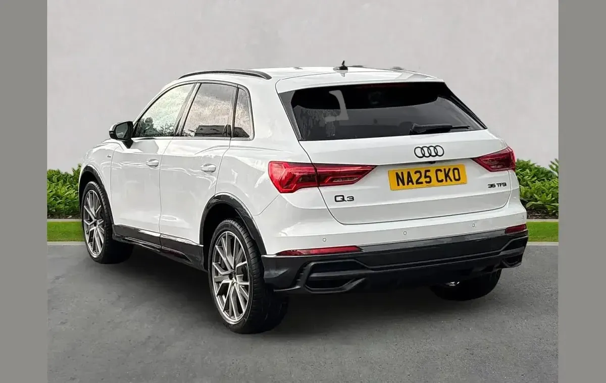 Used Audi Q3 Black Edition 150 HP (110 kW) 2025 White SUV