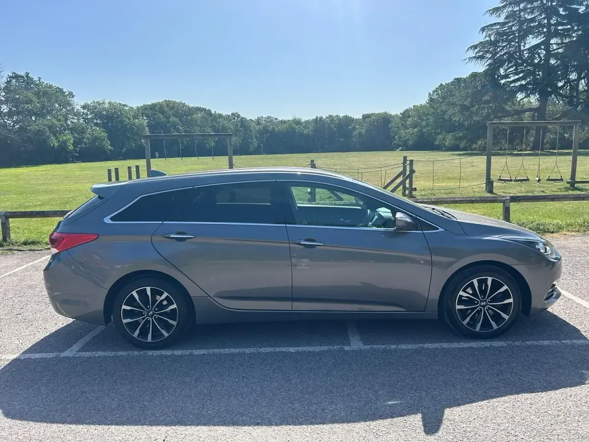 Used Hyundai i40 SE 141 HP (103 kW) 2016 Silver Estate