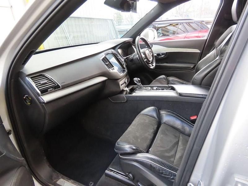 Used Volvo XC90 R-Design 235 HP (172 kW) 2018 Silver SUV