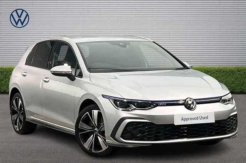 Second-hand VW Golf VIII 245 CP (180 kW) 2024