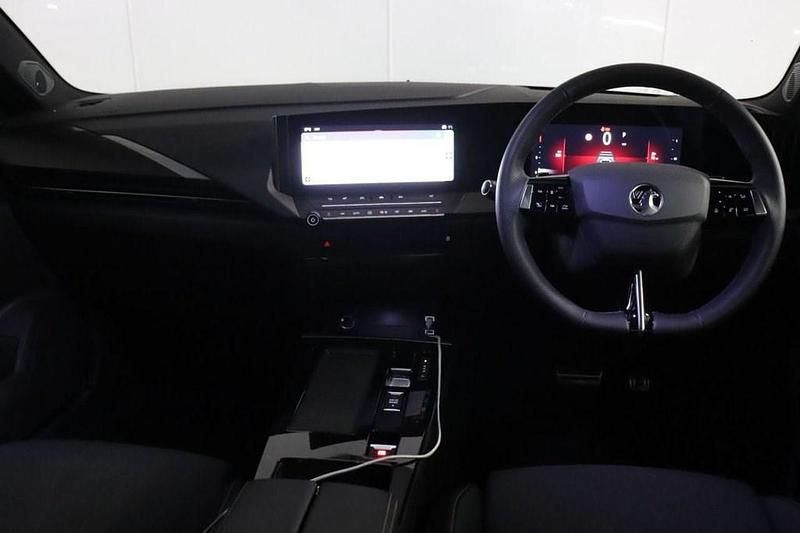 Used Vauxhall Astra 130 HP (95 kW) 2024 Black Estate