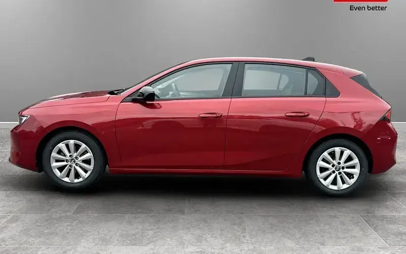 Usado Vauxhall Astra Design Edition 110 HP (80 kW) 2025 Citadino