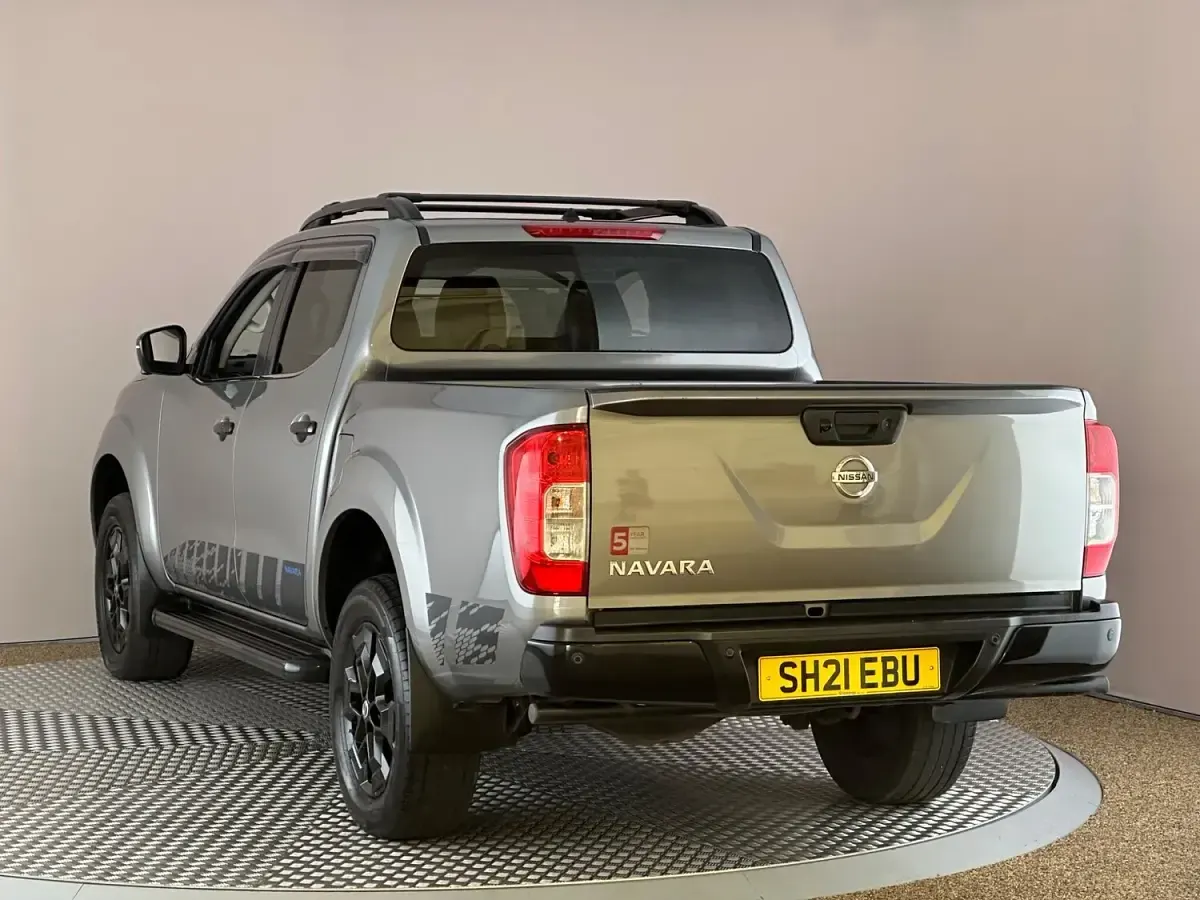 Used Nissan Navara N-Guard 190 HP (139 kW) 2021 Grey Pickup