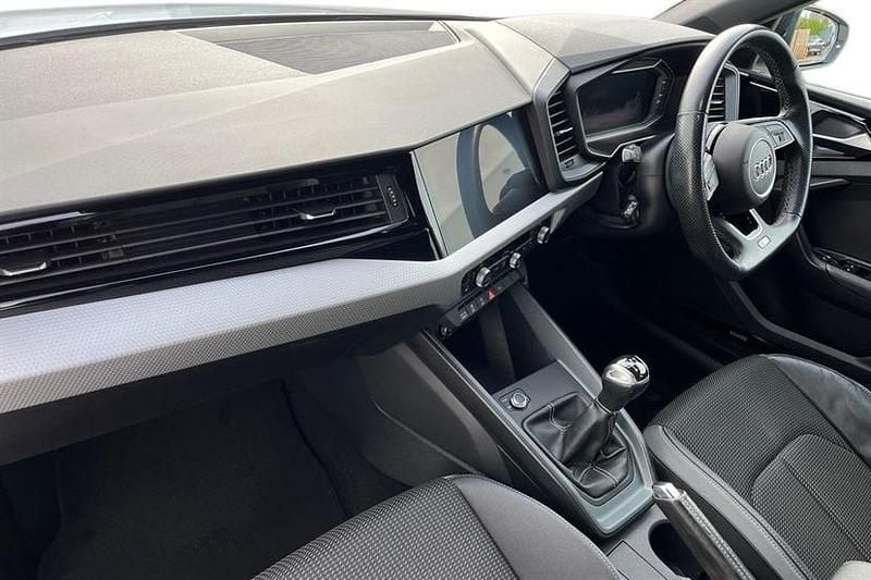 Used Audi A1 Black Edition 110 HP (80 kW) 2023 White SUV