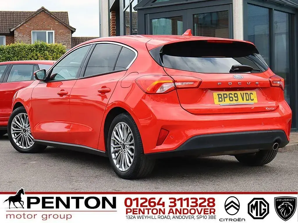 Used Ford Focus Titanium X 125 HP (91 kW) 2019 Red Hatchback