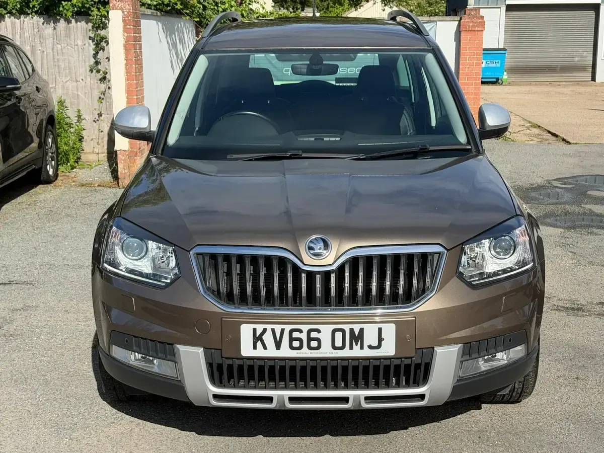 Used Skoda Yeti SE L 150 HP (110 kW) 2016 Brown SUV