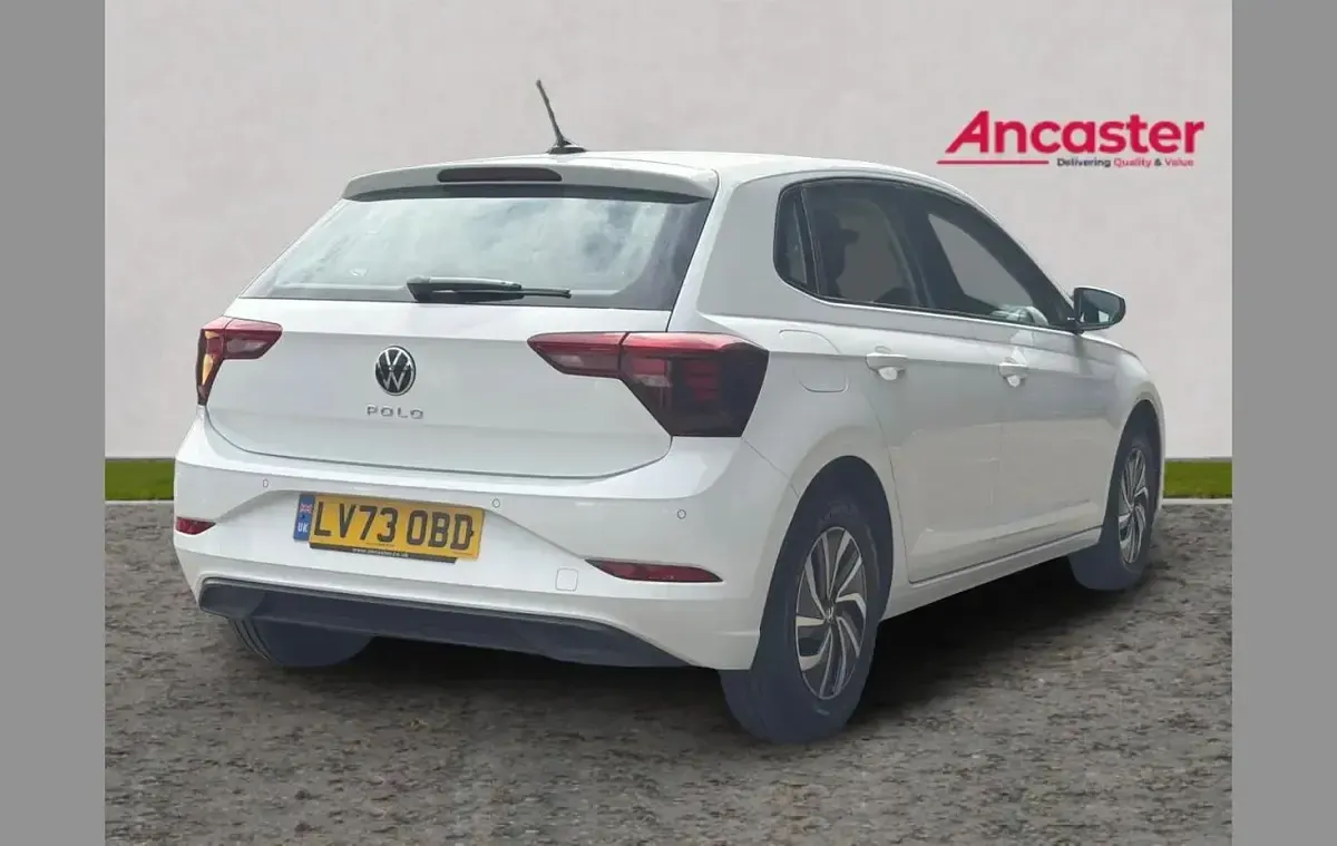 Used VW Polo Life 94 HP (69 kW) 2023 White Hatchback