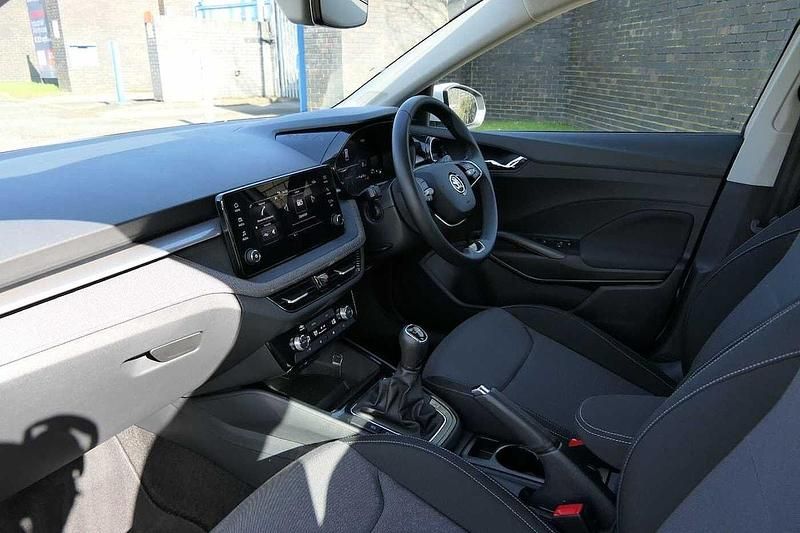 Used Skoda Fabia SE 59 HP (43 kW) 2025 Moon white metallic Hatchback