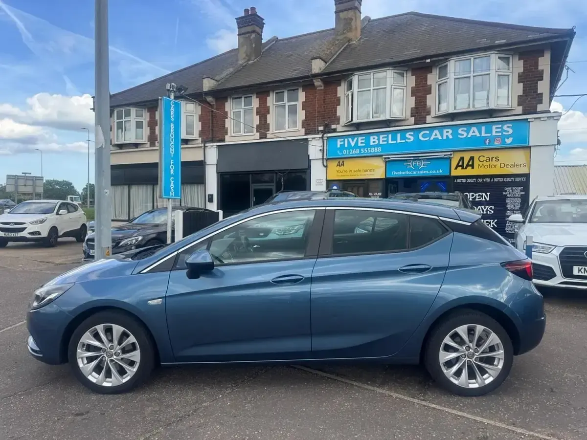 Used Vauxhall Astra 110 HP (80 kW) 2016 Blue Hatchback