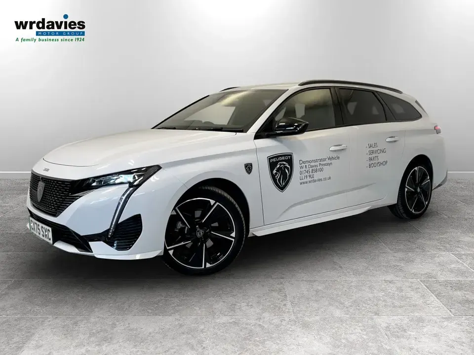 Used Peugeot 308 GTi 114 kW (156 HP) 2025 White Estate