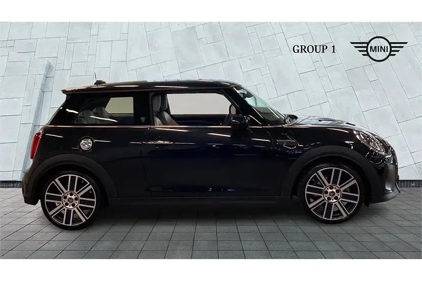 Usado Mini Cooper S Exclusive 178 HP (130 kW) 2022 Preto Citadino