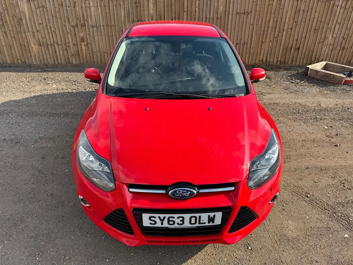 Used Ford Focus Titanium 125 HP (91 kW) 2013 Red Hatchback