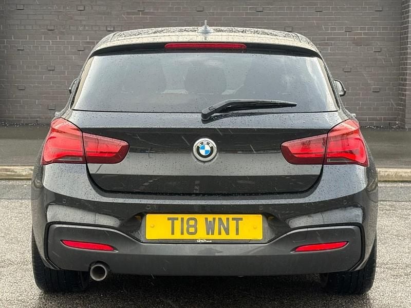 Begagnad BMW 118 M Sport 2017 Svart Halvkombi