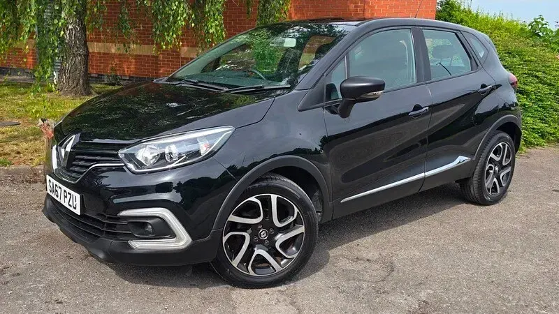 Used Renault Captur Dynamique 90 HP (66 kW) 2017 Black SUV