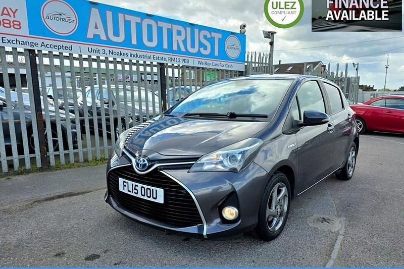 Used Toyota Yaris Hybrid 2015