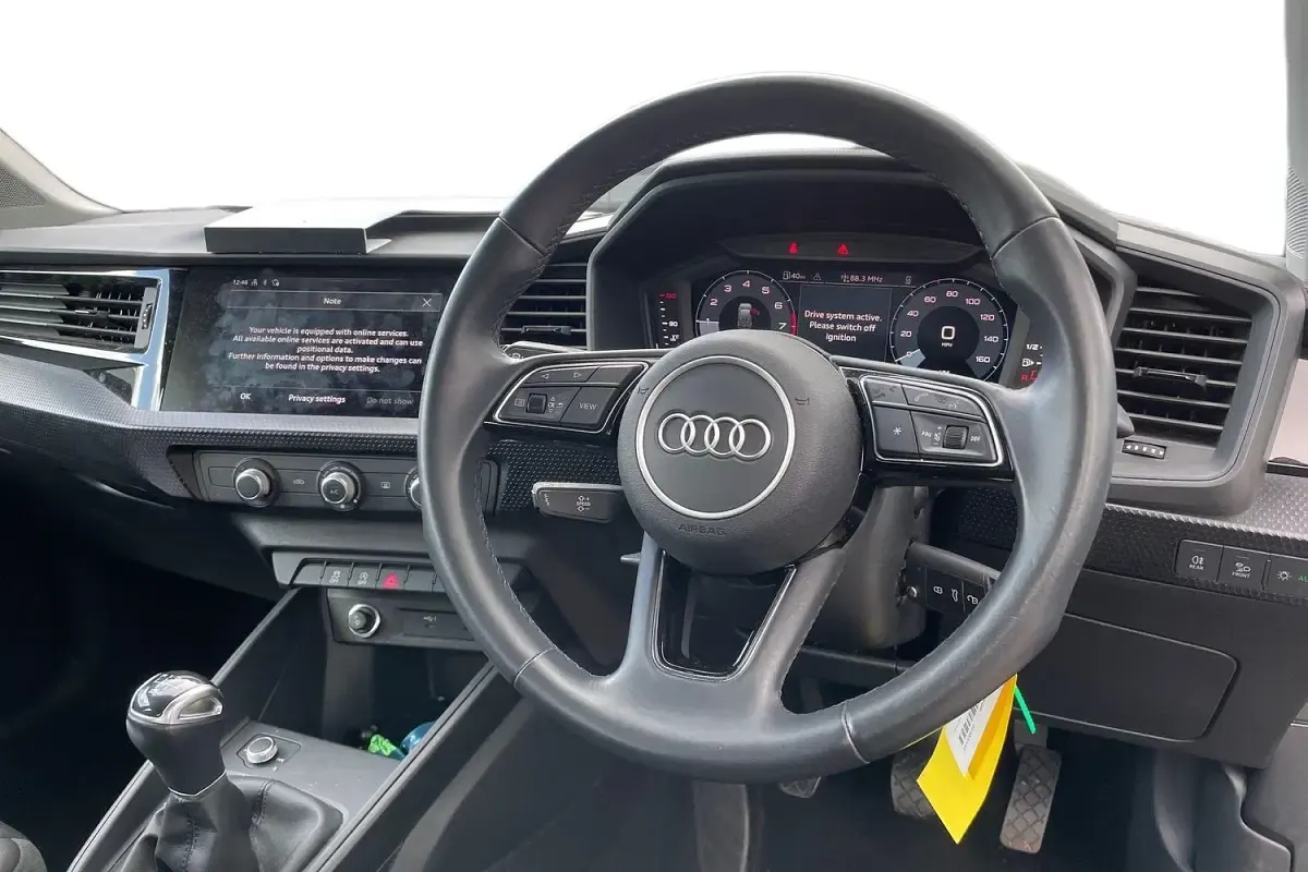 Begagnad Audi A1 2022 Grå SUV