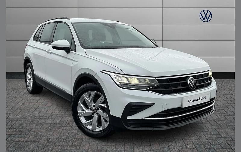 White Used 2023 VW Tiguan Life SUV | £18,150 (Good price) - Image 1/4